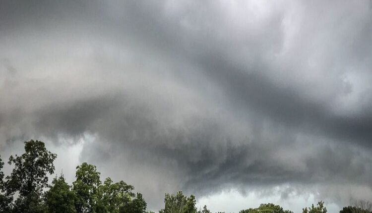 Chance of rain with thunderstorms