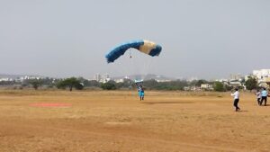 National record of Sheetal Mahajan of Pune; Parajump from six thousand feet above the parameter