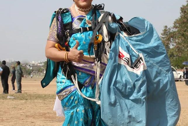 National record of Sheetal Mahajan of Pune; Parajump from six thousand feet above the parameter