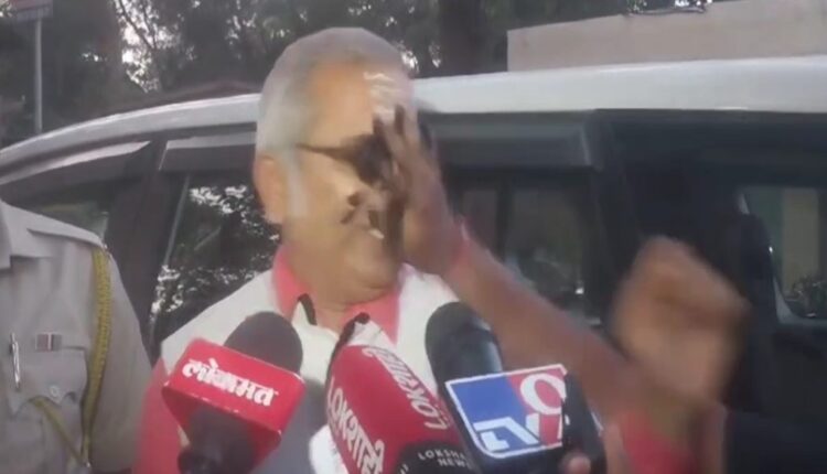 NCP activists Prof. Namdev Jadhav blacked out (Video)