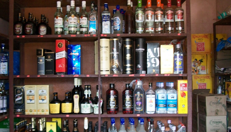 Liquor shops open to welcome the New Year