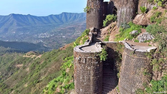 The young woman came to Sinhagad for suicide