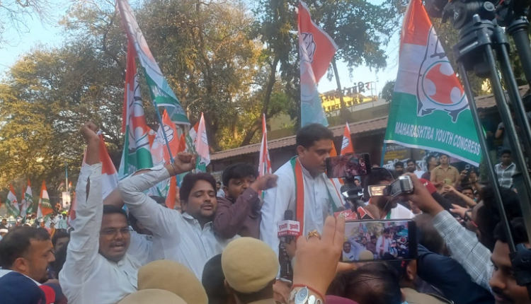 Youth Congress activists demanding 'jobs, no drugs' in Pune, taken into police custody